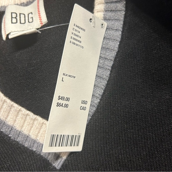 *NWT* BDG Ronnie Cropped V-Neck Sweater Vest in Black from Urban Outfitters Sz L - Picture 9 of 10